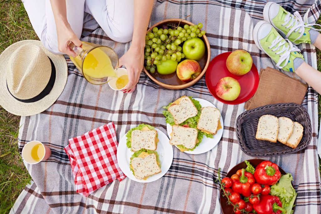 Празнувайте Националния месец на пикника, осигурявайки безопасността на продуктите!